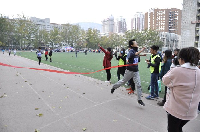 助力夢想為愛奔跑活動走進蘭州大學醫學院
