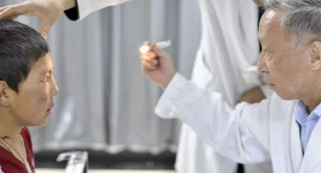 “明眸格桑花關愛玉樹眼疾兒童行動”11名玉樹眼疾患兒成功