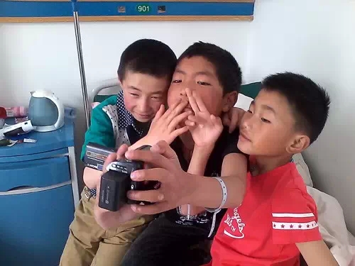 “明眸格桑花關愛玉樹眼疾兒童行動”11名玉樹眼疾患兒成功
