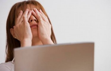 電腦顯示器你會擺放嗎？你的同事是否在用它輻射你？
