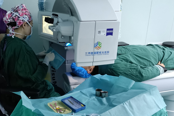 300度近視拖到900度近視，近視手術是什么感受？
